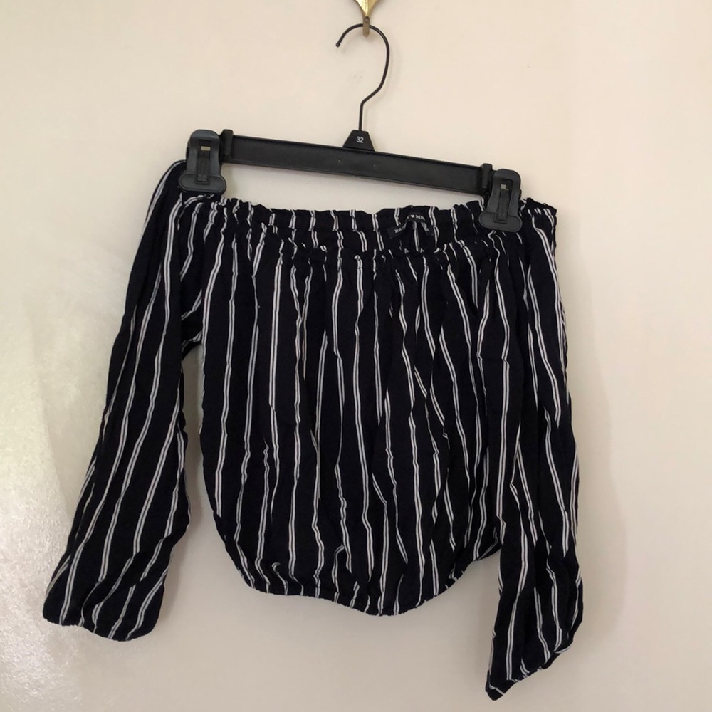 Brandy Melville cropped long sleeve